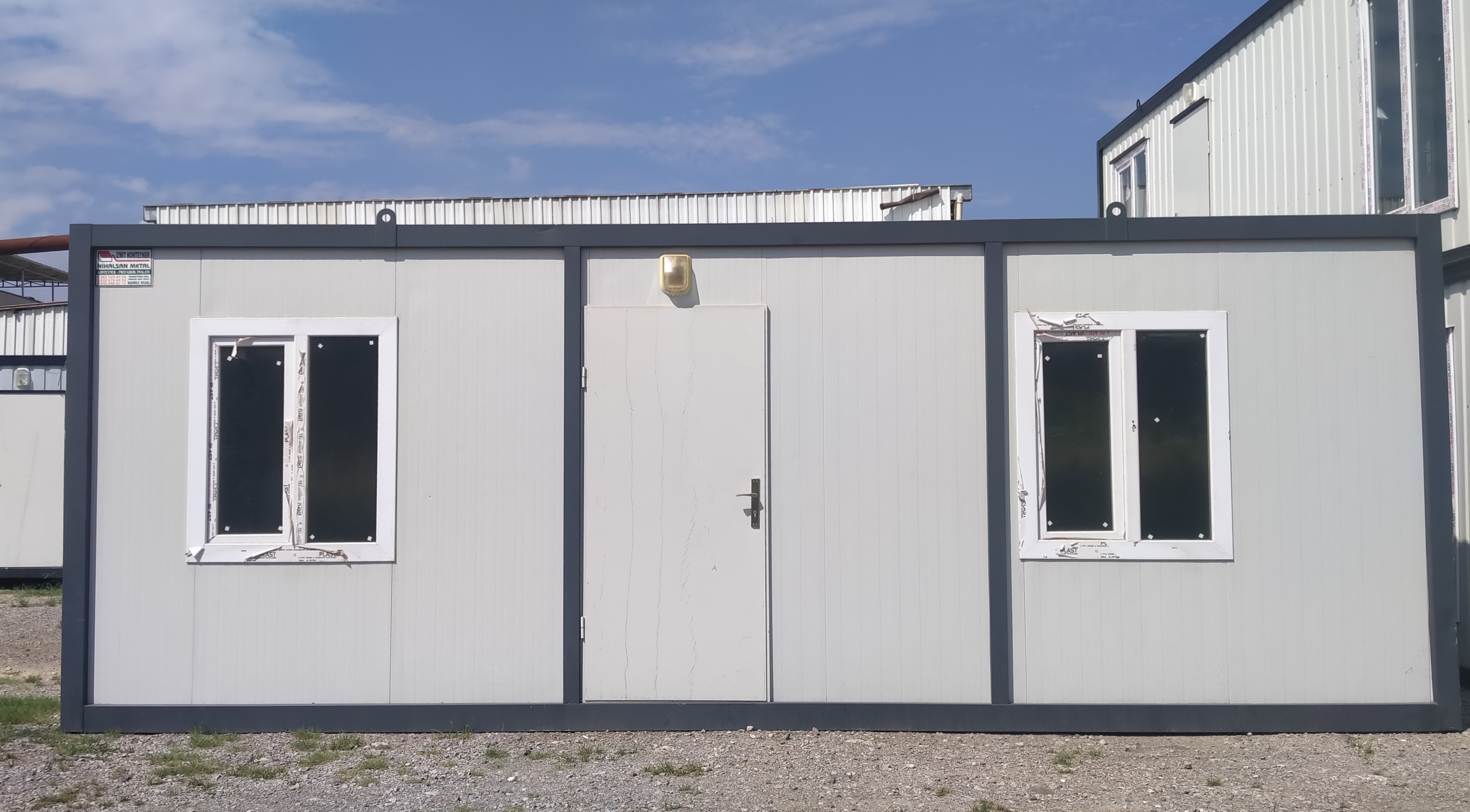 21 M² BEYAZ SANDWİCH PANEL KONTEYNER-FULL