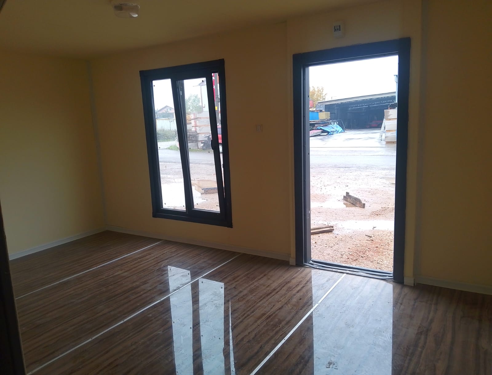 48 M² BİREŞİM DIŞI SAC-İÇİ BETOPAN KONTEYNER