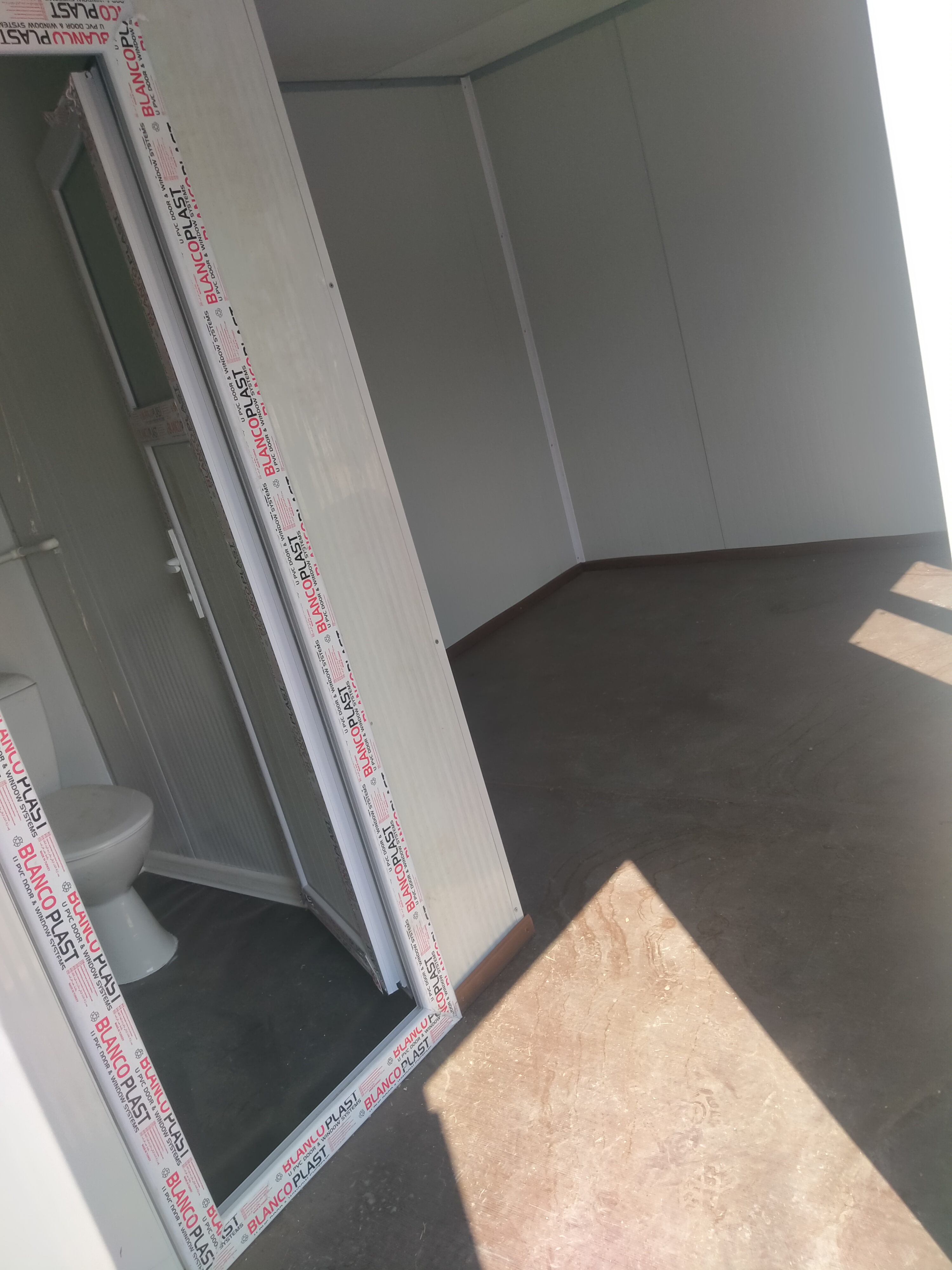 21 M² BEYAZ SANDWİCH PANEL KONTEYNER-FULL