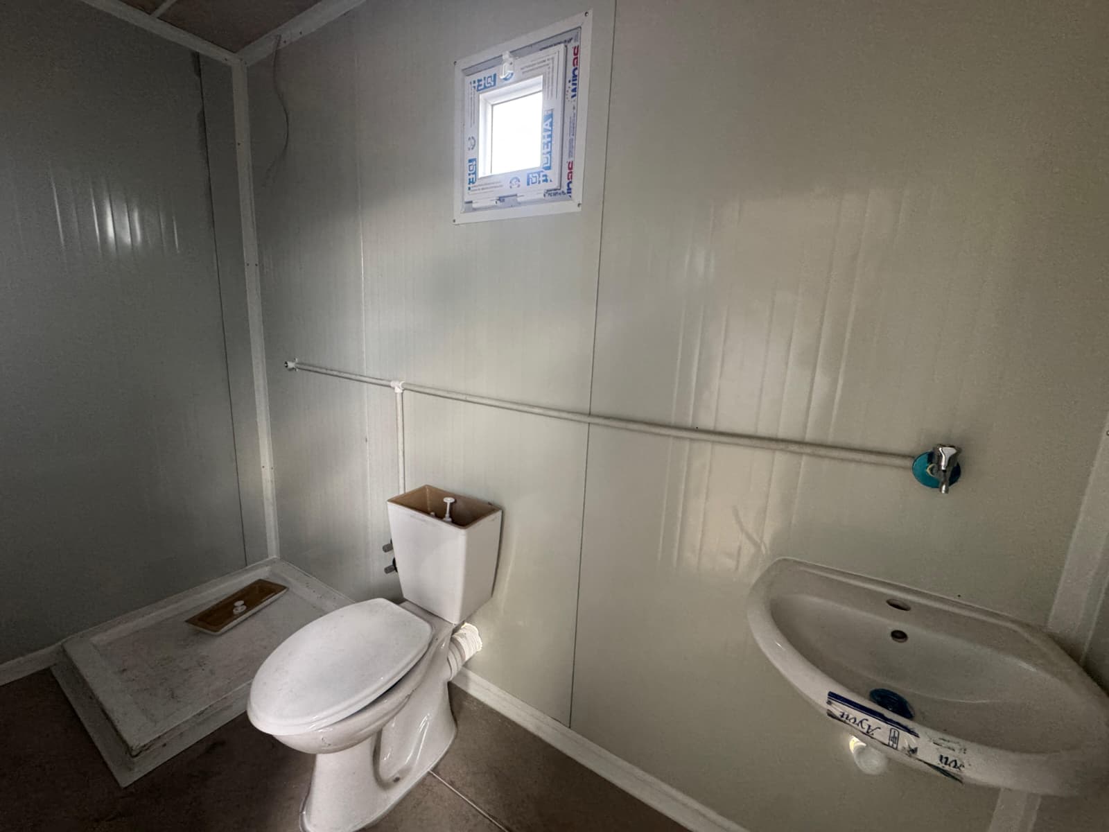 3x8 24 M² SANDWİCH PANEL KONTEYNER